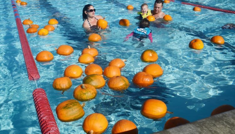 dress up your pool for Halloween